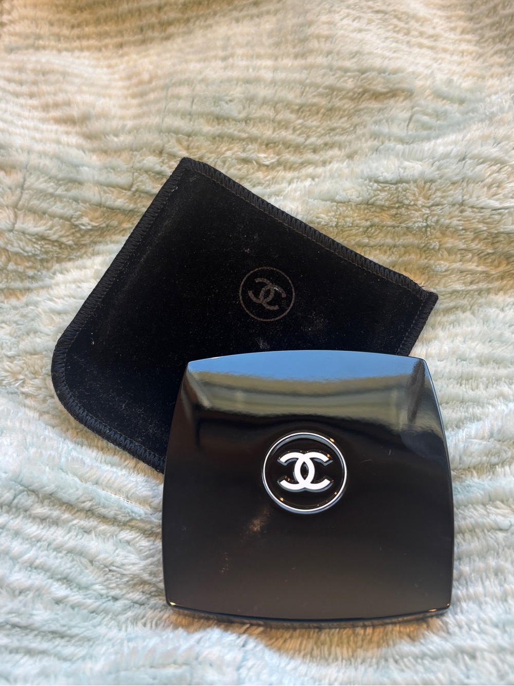 CHANEL Black Glossy Compact Case with Silver CC Emblem